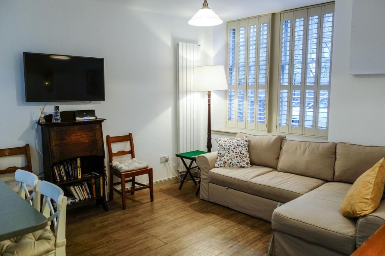 Quiet Ground Floor Mews Flat And Parking Apartment Edinburgh Bagian luar foto