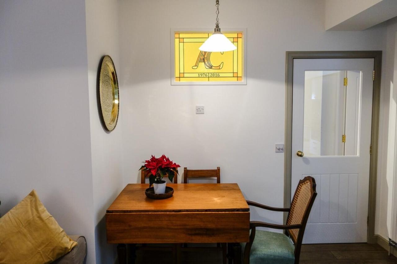 Quiet Ground Floor Mews Flat And Parking Apartment Edinburgh Bagian luar foto